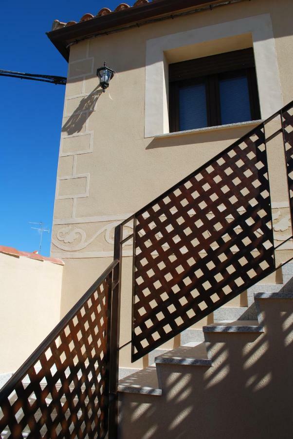 Apartamentos Rurales El Trillo 말파르티다데플라센시아 외부 사진